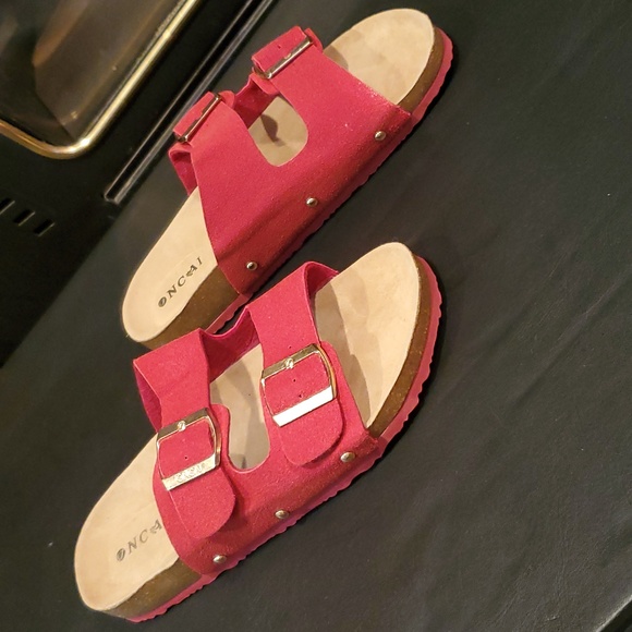 Oncai Sandals - Picture 5 of 9